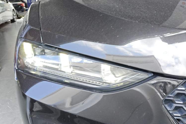Used Wey VV7 2019 Upgraded Model 2.0T Flagship Version China VI Right Front Headlight