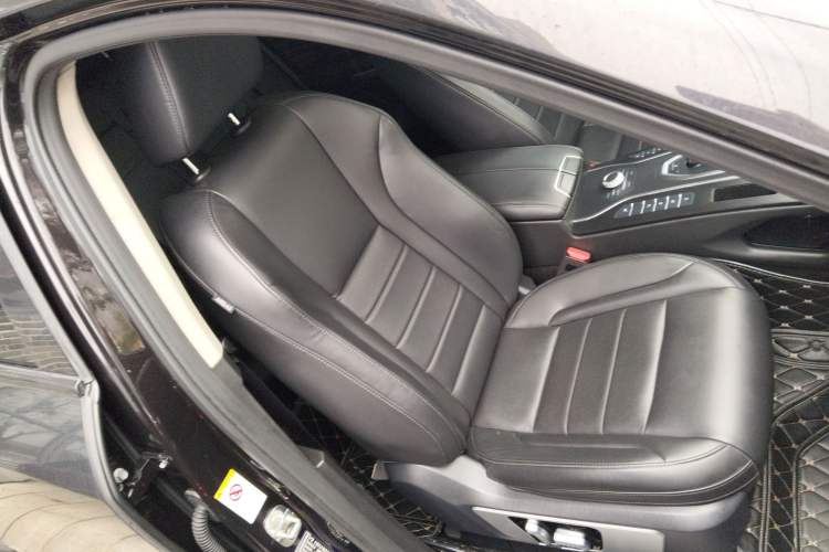 Used Wey VV7 2019 Upgraded Model 2.0T Ultra-Luxury Version China V Standard Right Front Seat