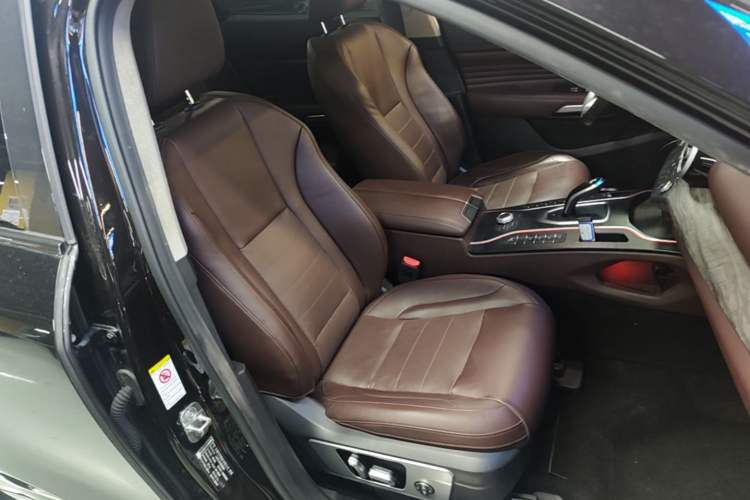 Used Wey VV7 2019 Upgraded Model 2.0T Flagship Version China VI Right Front Seat