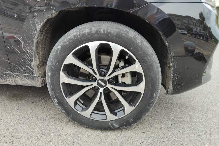 Used Wey VV7 2019 Upgraded Model 2.0T Ultra-Luxury Version China VI Standard Right Front Wheel Hub