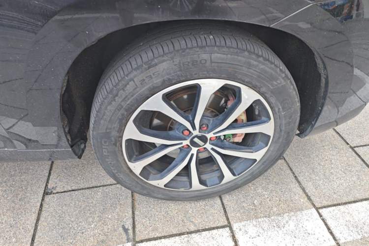 Used Wey VV7 2019 Upgraded Model 2.0T Ultra-Luxury Version China VI Standard Right Front Wheel Hub