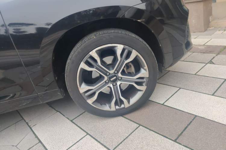 Used Wey VV7 2019 Upgraded Model 2.0T Ultra-Luxury Version China V Standard Right Front Wheel Hub