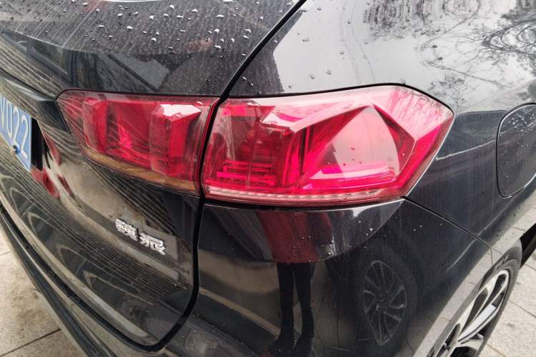 Used Wey VV7 2019 Upgraded Model 2.0T Ultra-Luxury Version China V Standard Right Rear Taillight