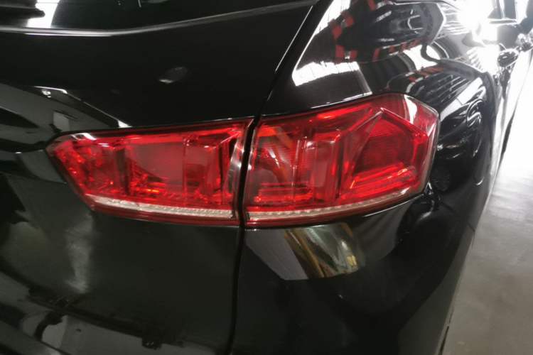 Used Wey VV7 2019 Upgraded Model 2.0T Flagship Version China V Standard Right Rear Taillight