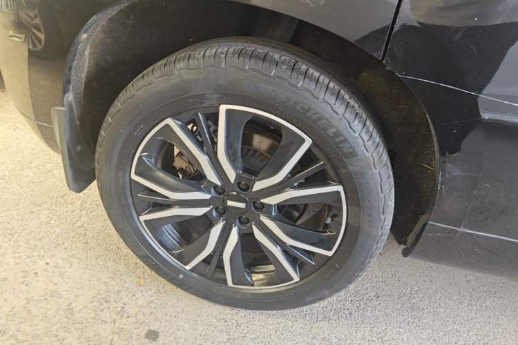 Used Wey VV7 2019 Upgraded Model 2.0T Flagship Version China V Standard Right Rear Wheel Hub