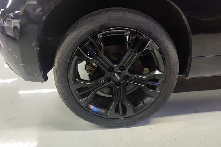 Used Wey VV7 2019 Upgraded Model 2.0T Flagship Version China VI Right Rear Wheel Hub