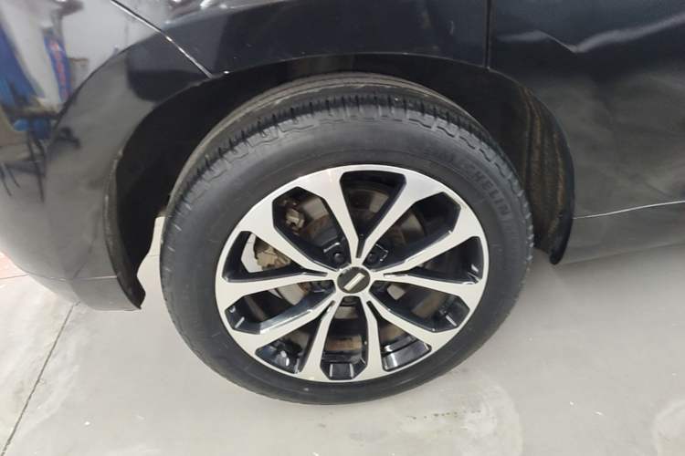 Used Wey VV7 2019 Upgraded Model 2.0T Ultra-Luxury Version China V Standard Right Rear Wheel Hub