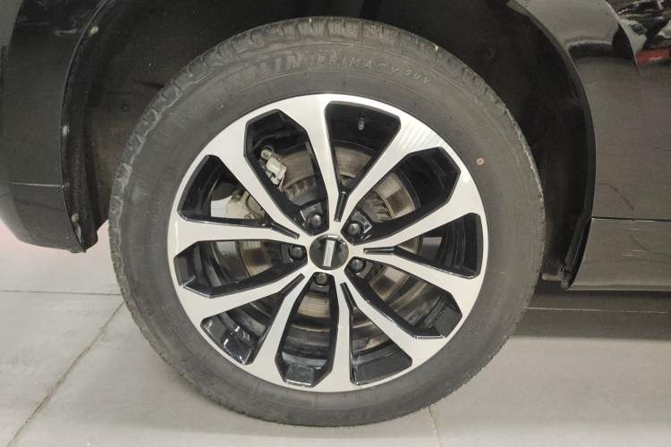 Used Wey VV7 2019 Upgraded Model 2.0T Ultra-Luxury Version China VI Standard Right Rear Wheel Hub