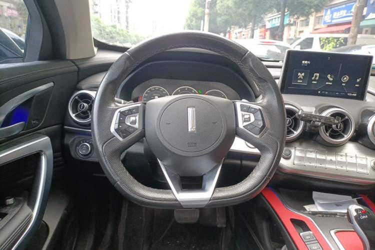 Used Wey VV7 2019 Upgraded Model 2.0T Ultra-Luxury Version China VI Standard Steering Wheel