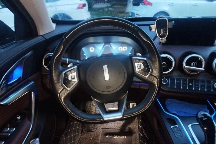 Used Wey VV7 2019 Upgraded Model 2.0T Flagship Version China VI Steering Wheel