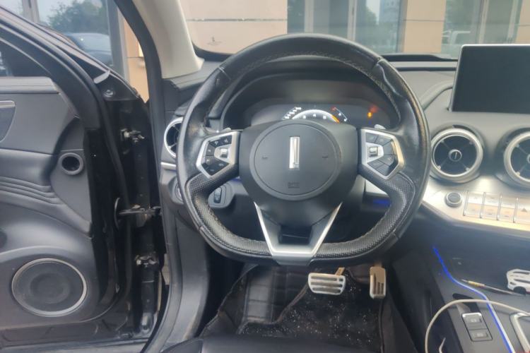 Used Wey VV7 2019 Upgraded Model 2.0T Ultra-Luxury Version China V Standard Steering Wheel