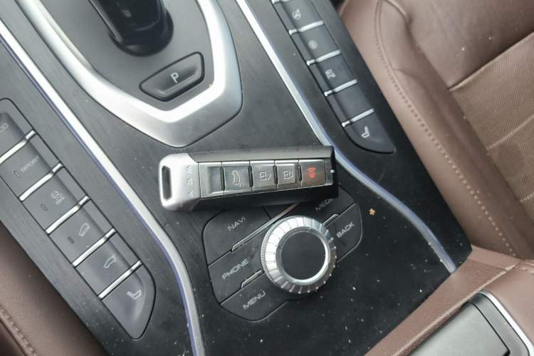 Used Wey VV7 2019 Upgraded Model 2.0T Flagship Version China VI Vehicle Key