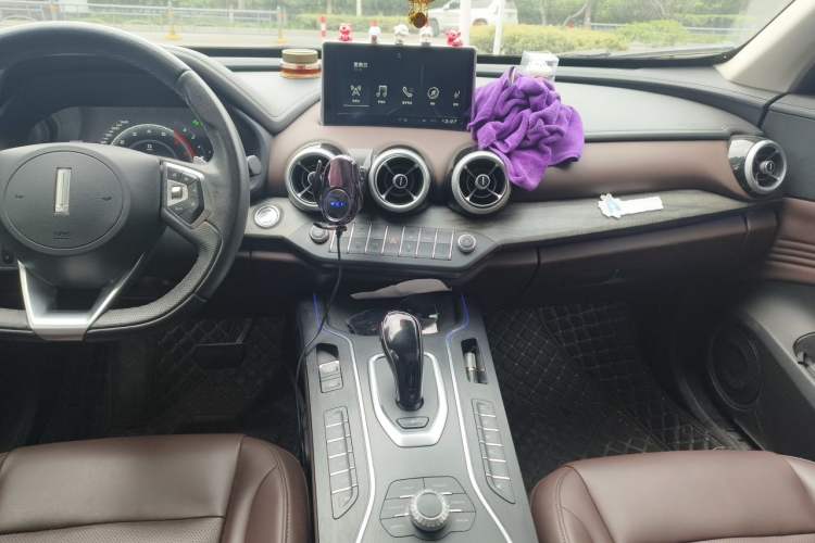 Used Wey VV7 2019 Upgraded Model 2.0T Ultra-Luxury Version China VI Standard Audio And AC Panel