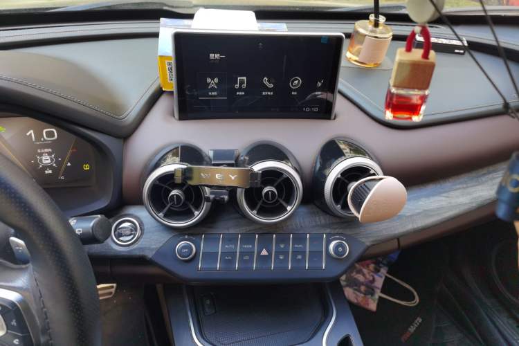 Used Wey VV7 2019 Upgraded Model 2.0T Flagship Version China V Standard Audio And AC Panel