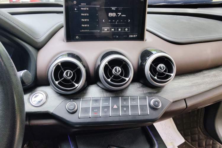 Used Wey VV7 2019 Upgraded Model 2.0T Ultra-Luxury Version China VI Standard Audio And AC Panel