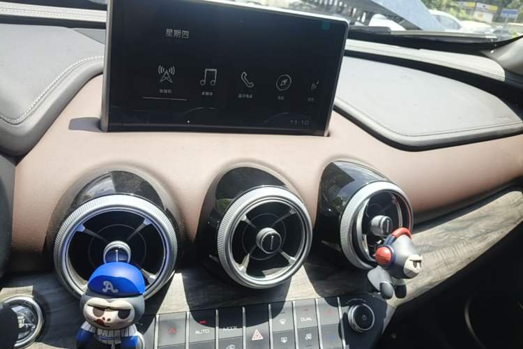 Used Wey VV7 2019 Upgraded Model 2.0T Flagship Version China V Standard Audio And AC Panel
