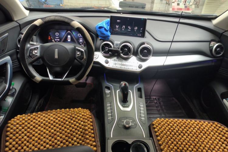 Used Wey VV7 2019 Upgraded Model 2.0T Ultra-Luxury Version China V Standard Center Console