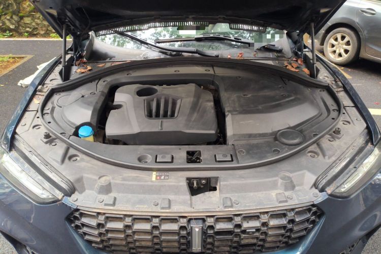 Used Wey VV7 2019 Upgraded Model 2.0T Ultra-Luxury Version China V Standard Engine Bay