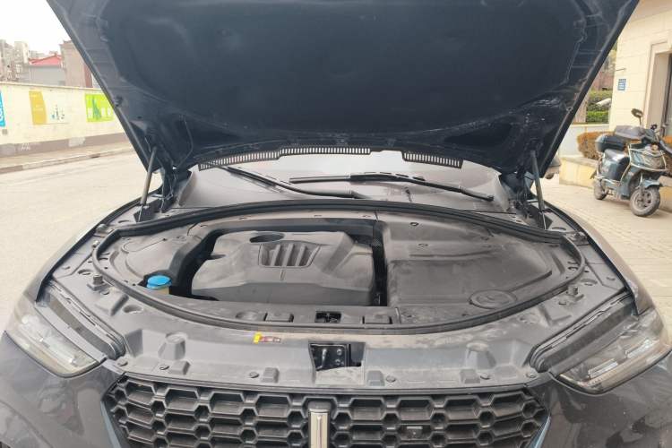 Used Wey VV7 2019 Upgraded Model 2.0T Flagship Version China VI Engine Bay