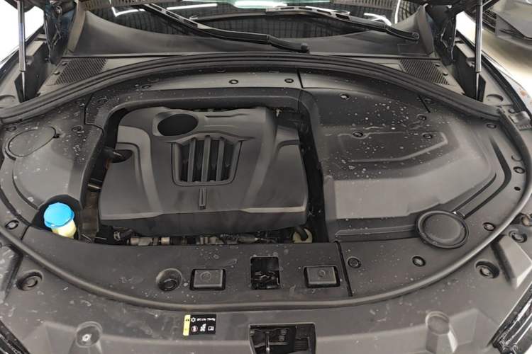 Used Wey VV7 2019 Upgraded Model 2.0T Flagship Version China VI Engine Bay