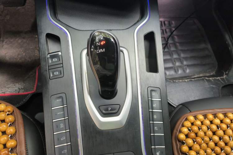 Used Wey VV7 2019 Upgraded Model 2.0T Ultra-Luxury Version China V Standard Gear Lever