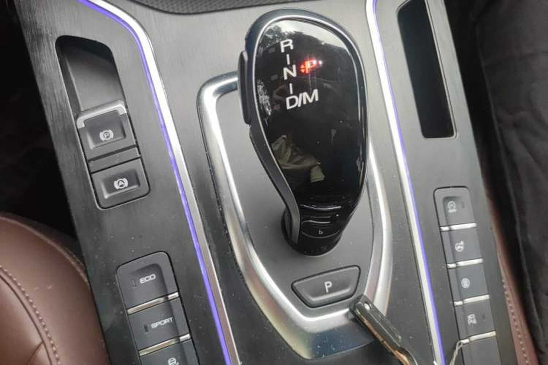 Used Wey VV7 2019 Upgraded Model 2.0T Flagship Version China VI Gear Lever