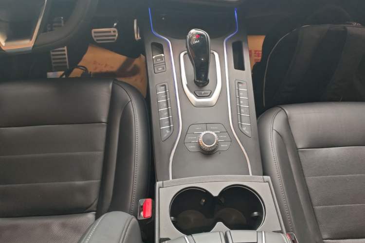 Used Wey VV7 2019 Upgraded Model 2.0T Flagship Version China V Standard Gear Lever