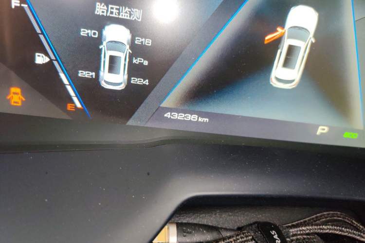 Used Wey VV7 2019 Upgraded Model 2.0T Flagship Version China V Standard Odometer Close Up