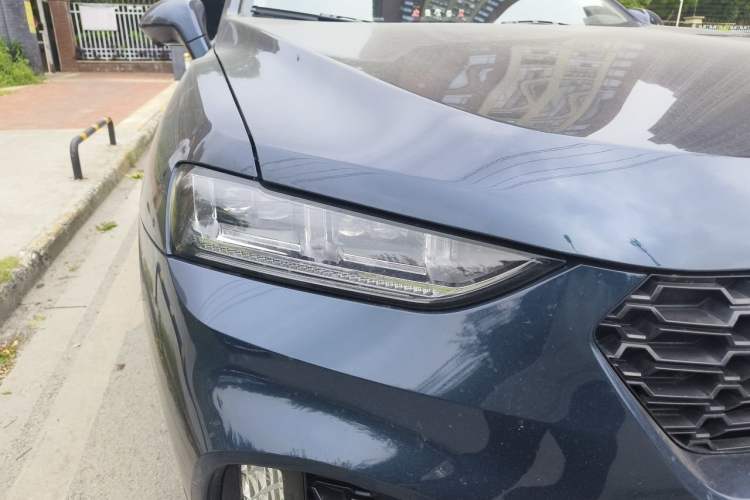Used Wey VV7 2019 Upgraded Model 2.0T Ultra-Luxury Version China VI Standard Right Front Headlight