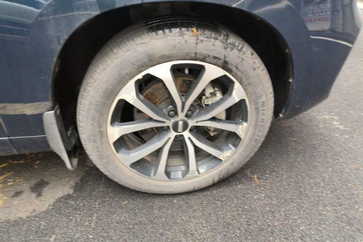 Used Wey VV7 2019 Upgraded Model 2.0T Ultra-Luxury Version China V Standard Right Front Wheel Hub