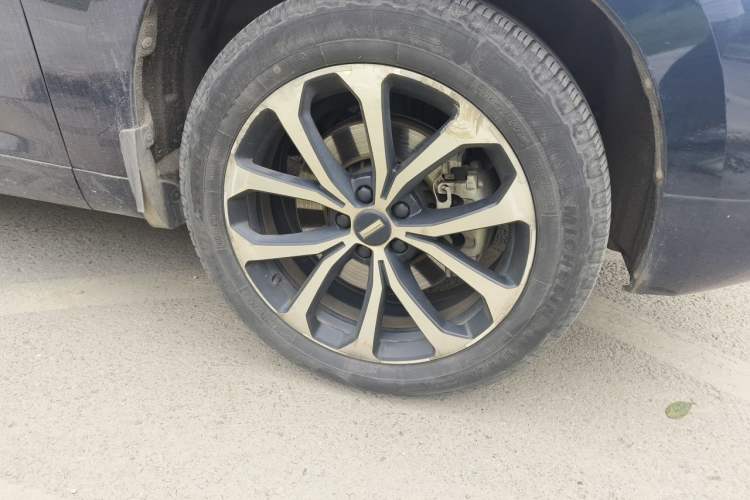 Used Wey VV7 2019 Upgraded Model 2.0T Ultra-Luxury Version China VI Standard Right Front Wheel Hub