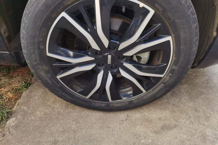 Used Wey VV7 2019 Upgraded Model 2.0T Flagship Version China V Standard Right Front Wheel Hub