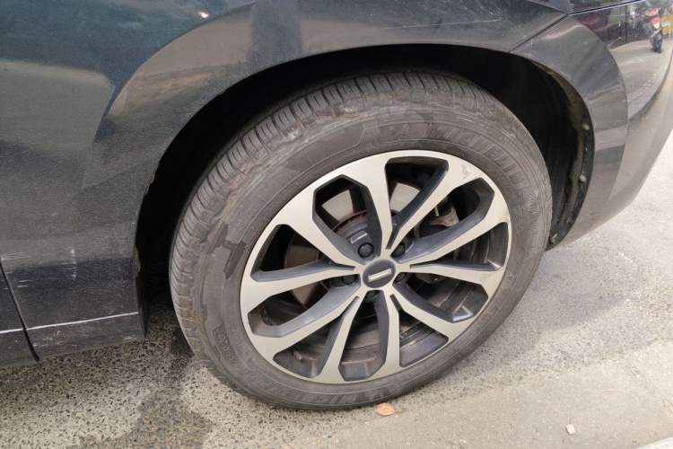 Used Wey VV7 2019 Upgraded Model 2.0T Ultra-Luxury Version China VI Standard Right Front Wheel Hub