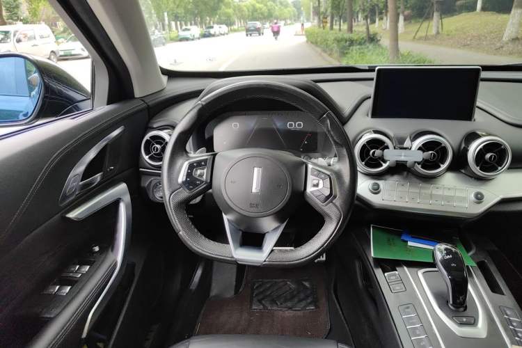 Used Wey VV7 2019 Upgraded Model 2.0T Flagship Version China VI Steering Wheel