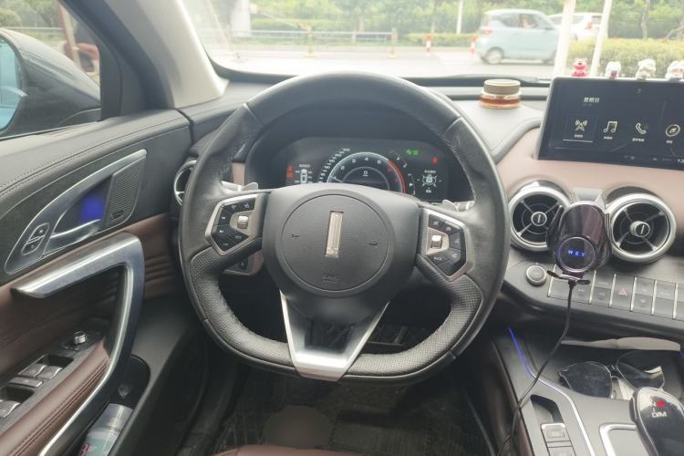 Used Wey VV7 2019 Upgraded Model 2.0T Ultra-Luxury Version China VI Standard Steering Wheel