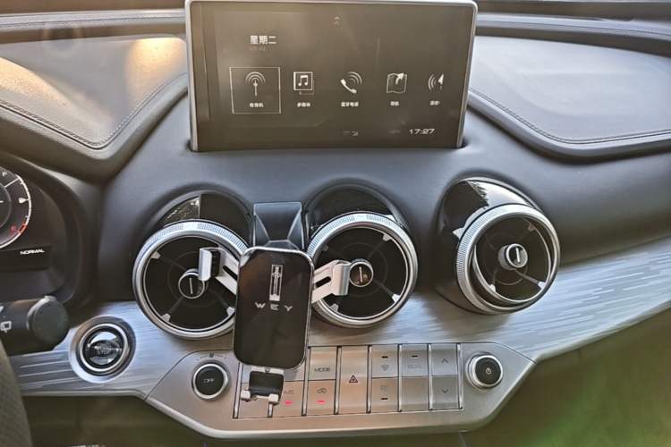 Used Wey VV7 2019 Upgraded Model 2.0T Ultra-Luxury Version China V Standard Audio And AC Panel