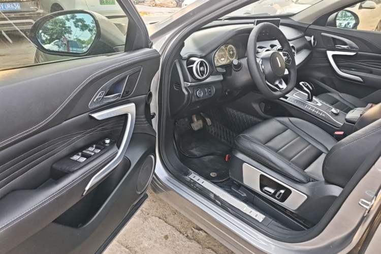 Used Wey VV7 2019 Upgraded Model 2.0T Ultra-Luxury Version China V Standard Driver Seat