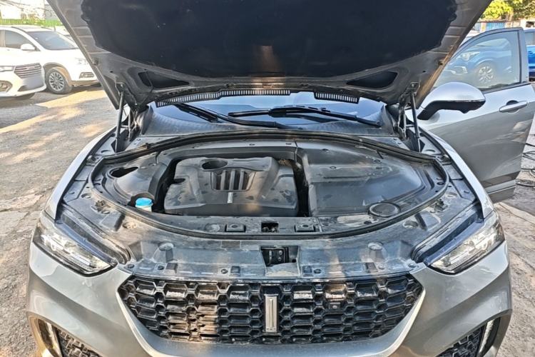 Used Wey VV7 2019 Upgraded Model 2.0T Ultra-Luxury Version China V Standard Engine Bay