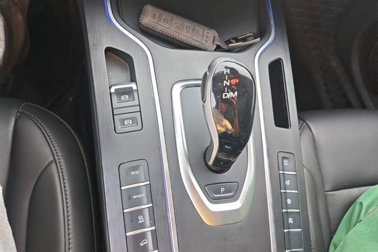 Used Wey VV7 2019 Upgraded Model 2.0T Ultra-Luxury Version China V Standard Gear Lever