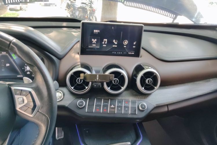 Used Wey VV7 2019 Upgraded Model 2.0T Flagship Version China V Standard Audio And AC Panel
