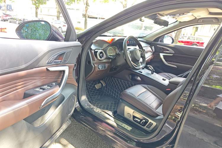 Used Wey VV7 2019 Upgraded Model 2.0T Flagship Version China V Standard Driver Seat