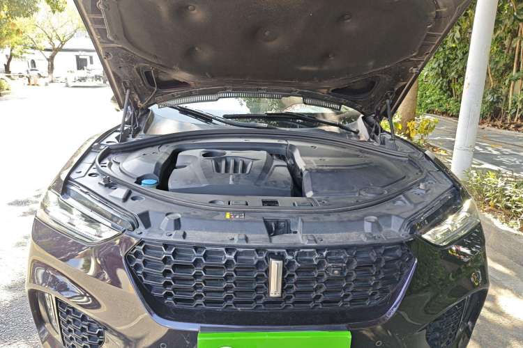 Used Wey VV7 2019 Upgraded Model 2.0T Flagship Version China V Standard Engine Bay