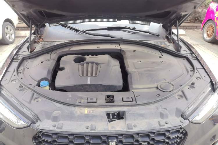 Used Wey VV7 2019 Upgraded Model 2.0T Flagship Version China V Standard Engine Bay