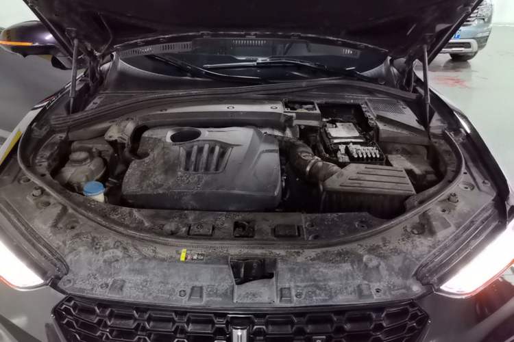 Used Wey VV7 2019 Upgraded Model 2.0T Flagship Version China VI Engine Bay