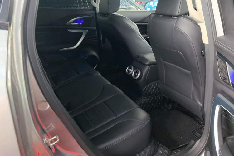 Used Wey VV7 2019 Upgraded Model 2.0T Ultra-Luxury Version China V Standard Interior 4