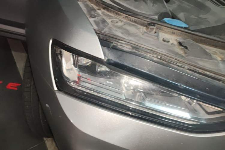 Used Wey VV7 2019 Upgraded Model 2.0T Flagship Version China V Standard Right Front Headlight