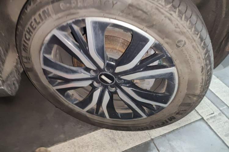 Used Wey VV7 2019 Upgraded Model 2.0T Flagship Version China V Standard Right Front Wheel Hub
