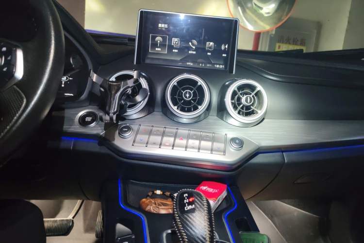 Used Wey VV7 2019 Upgraded Model 2.0T Ultra-Luxury Version China VI Standard Audio And AC Panel