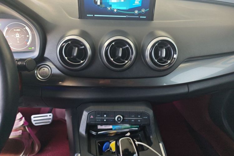 Used Wey VV7 2019 Upgraded Model 2.0T Flagship Version China V Standard Audio And AC Panel