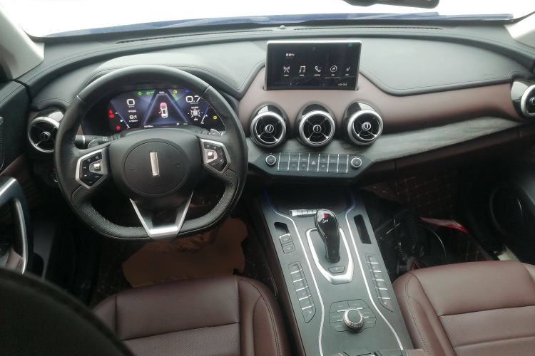 Used Wey VV7 2019 Upgraded Model 2.0T Ultra-Luxury Version China VI Standard Center Console